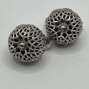 Vintage Monet White Enamel Filigree Clip-On Earrings Silver Tone‎